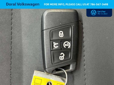 2025 Volkswagen Taos SE Black