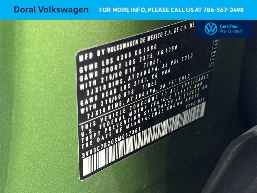 2025 Volkswagen Taos SE Black