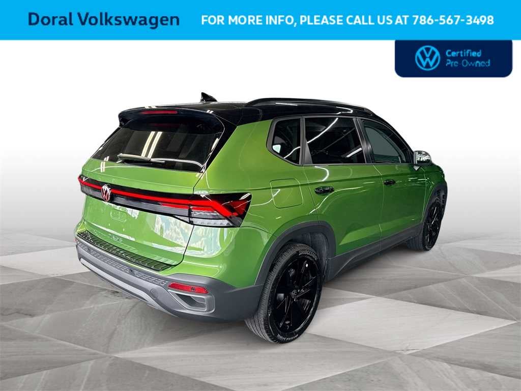 2025 Volkswagen Taos SE Black