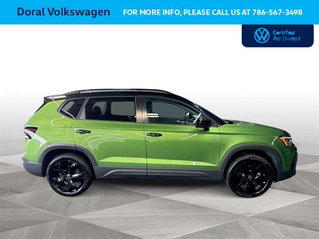 2025 Volkswagen Taos SE Black