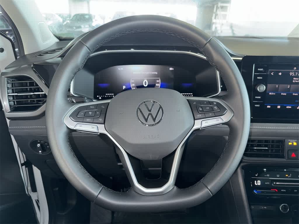 2026 Volkswagen Taos SE Black