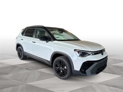 2026 Volkswagen Taos SE Black