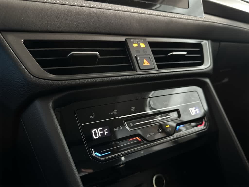 2026 Volkswagen Taos SE Black