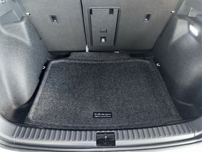 2026 Volkswagen Taos SE Black