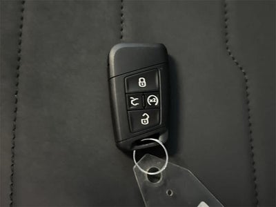 2026 Volkswagen Taos SE Black