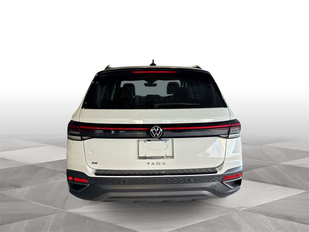 2026 Volkswagen Taos SE Black