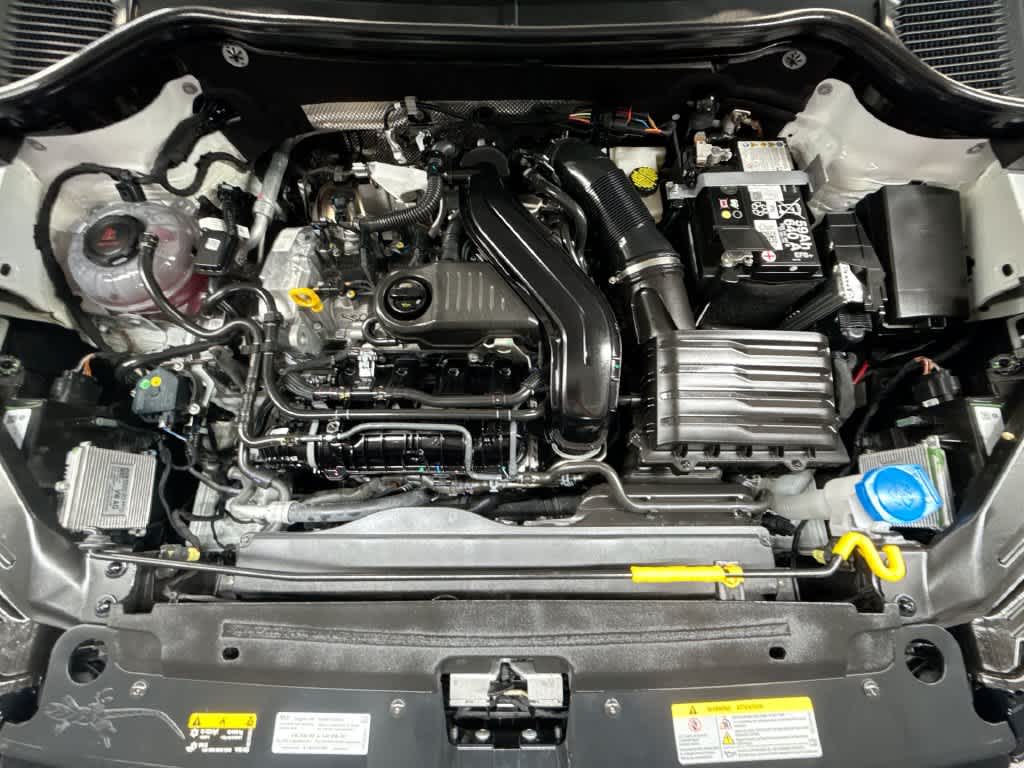 2026 Volkswagen Taos SE Black