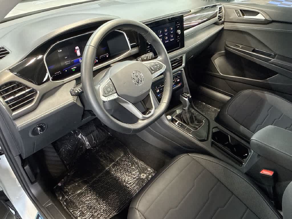 2026 Volkswagen Taos SE Black