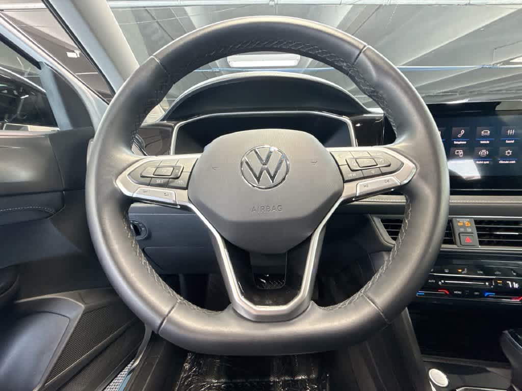 2026 Volkswagen Taos SE Black