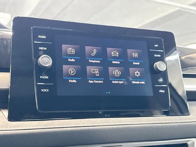 2026 Volkswagen Taos SE Black