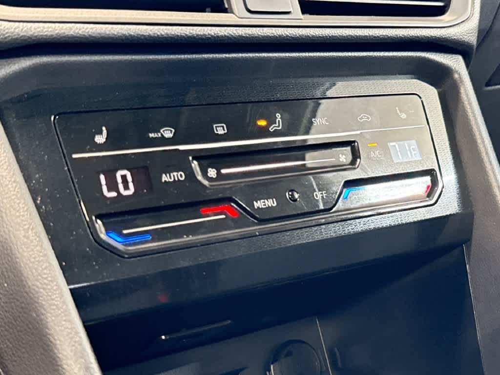2026 Volkswagen Taos SE Black
