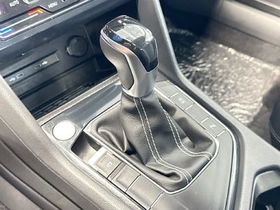 2026 Volkswagen Taos SE Black