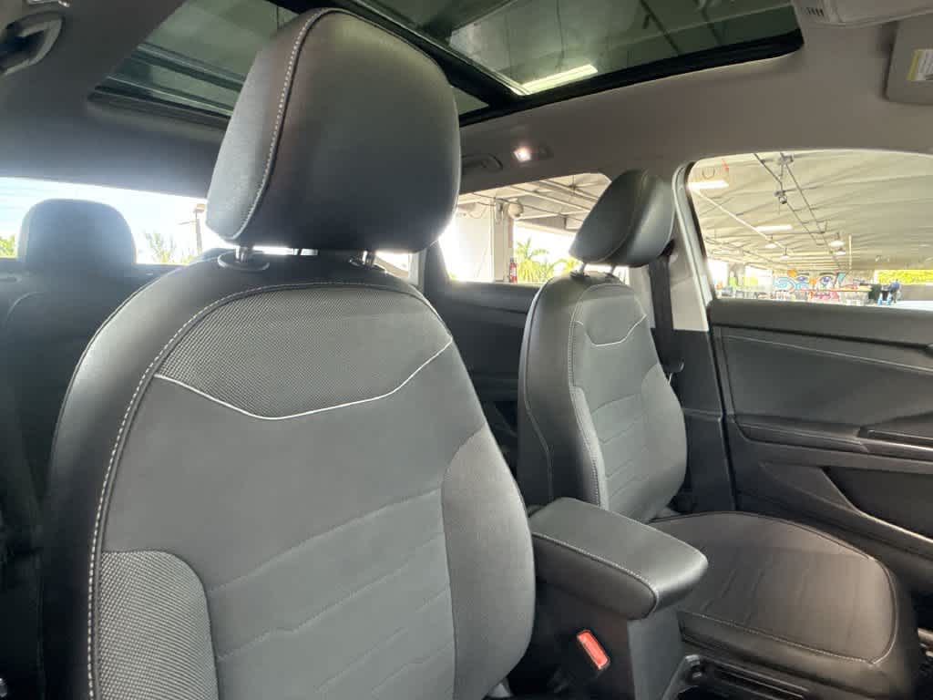 2026 Volkswagen Taos SE Black