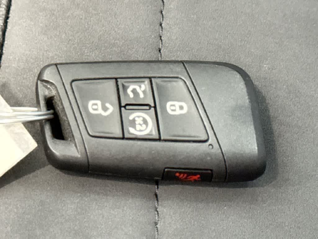 2026 Volkswagen Taos SE Black