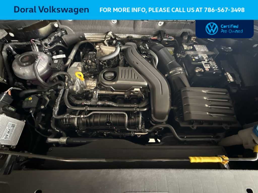 2025 Volkswagen Taos SE Black