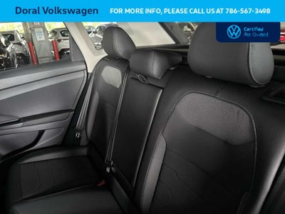 2025 Volkswagen Taos SE Black