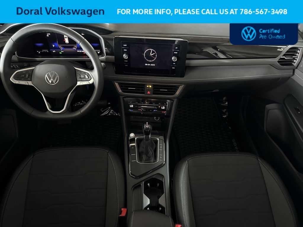 2025 Volkswagen Taos SE Black