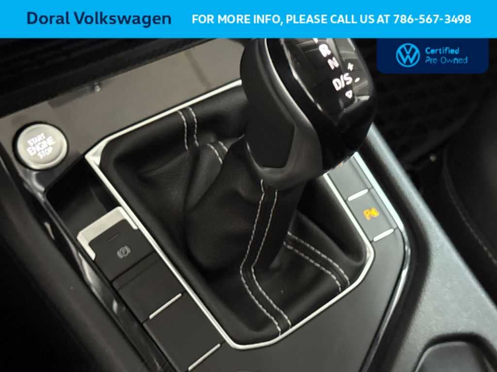 2025 Volkswagen Taos SE Black