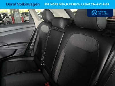 2025 Volkswagen Taos SE Black