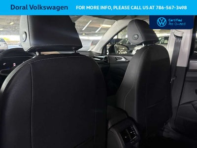 2025 Volkswagen Taos SE Black