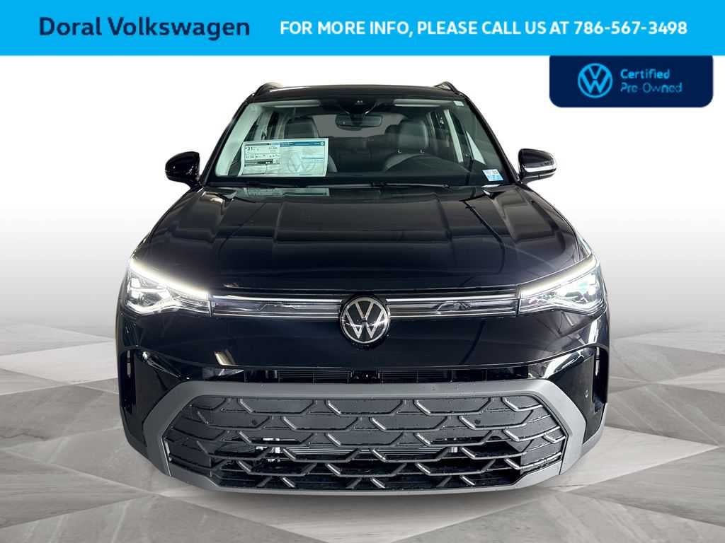 2025 Volkswagen Taos SE Black