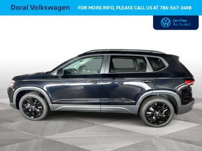 2025 Volkswagen Taos SE Black
