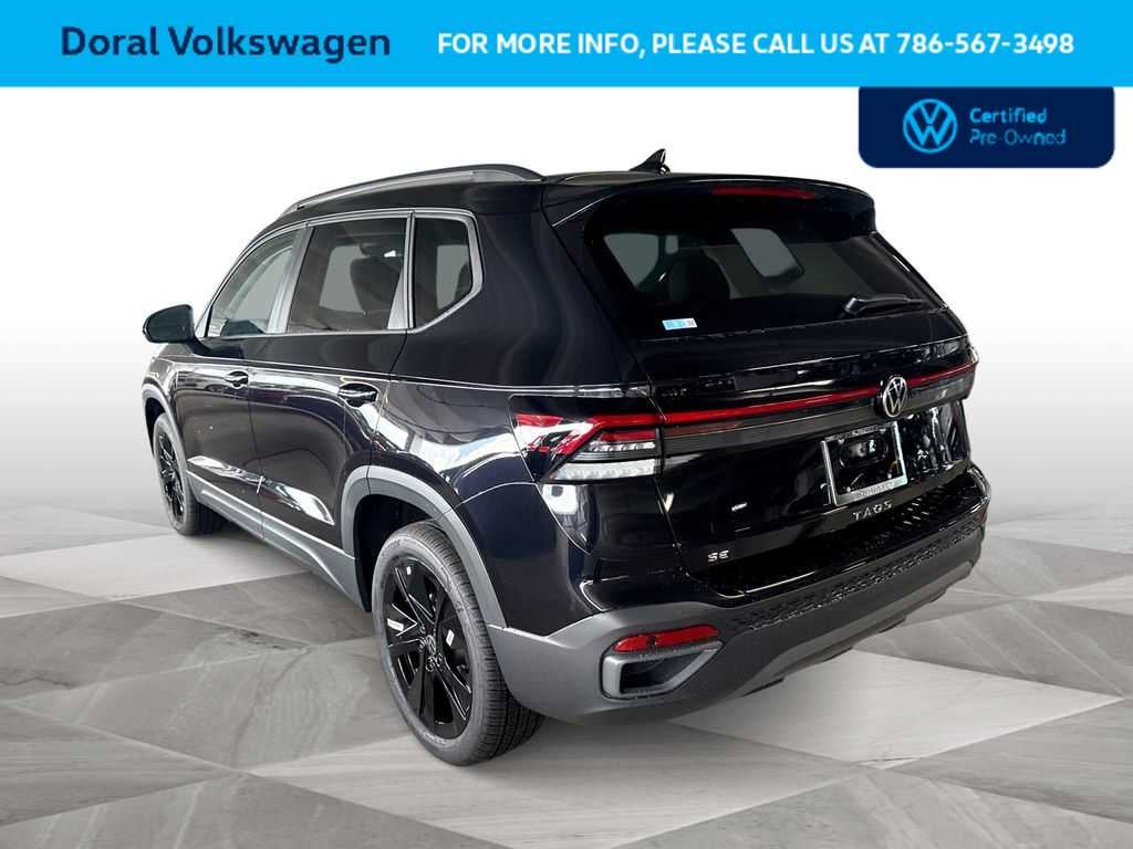 2025 Volkswagen Taos SE Black