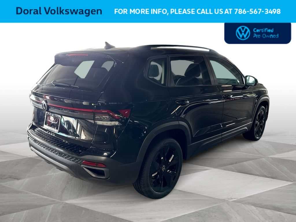 2025 Volkswagen Taos SE Black