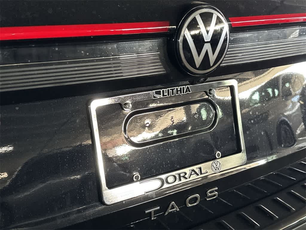 2026 Volkswagen Taos SE Black