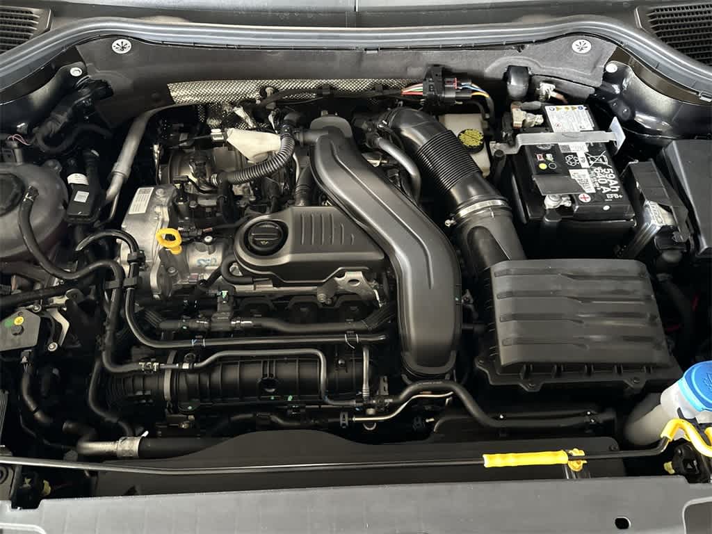 2026 Volkswagen Taos SE Black