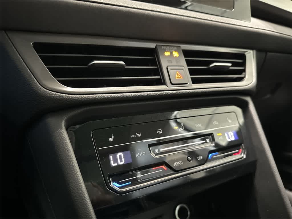 2026 Volkswagen Taos SE Black