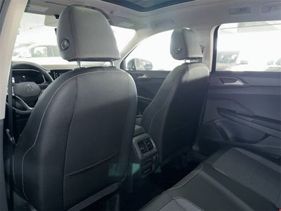 2026 Volkswagen Taos SE Black