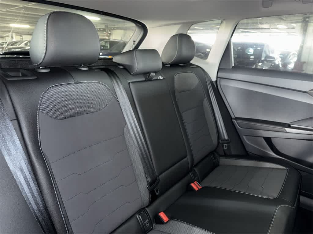 2026 Volkswagen Taos SE Black