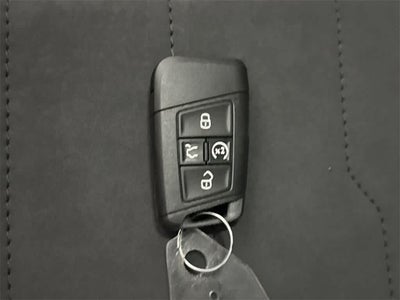 2026 Volkswagen Taos SE Black