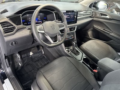 2025 Volkswagen Taos SE Black