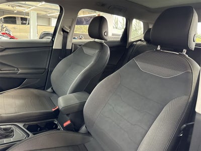 2025 Volkswagen Taos SE Black