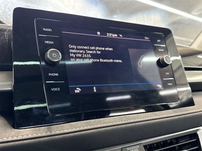 2025 Volkswagen Taos SE Black