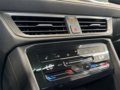 2025 Volkswagen Taos SE Black