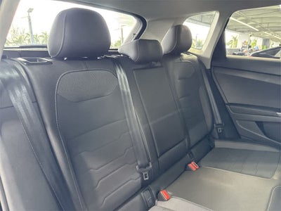 2025 Volkswagen Taos SE Black