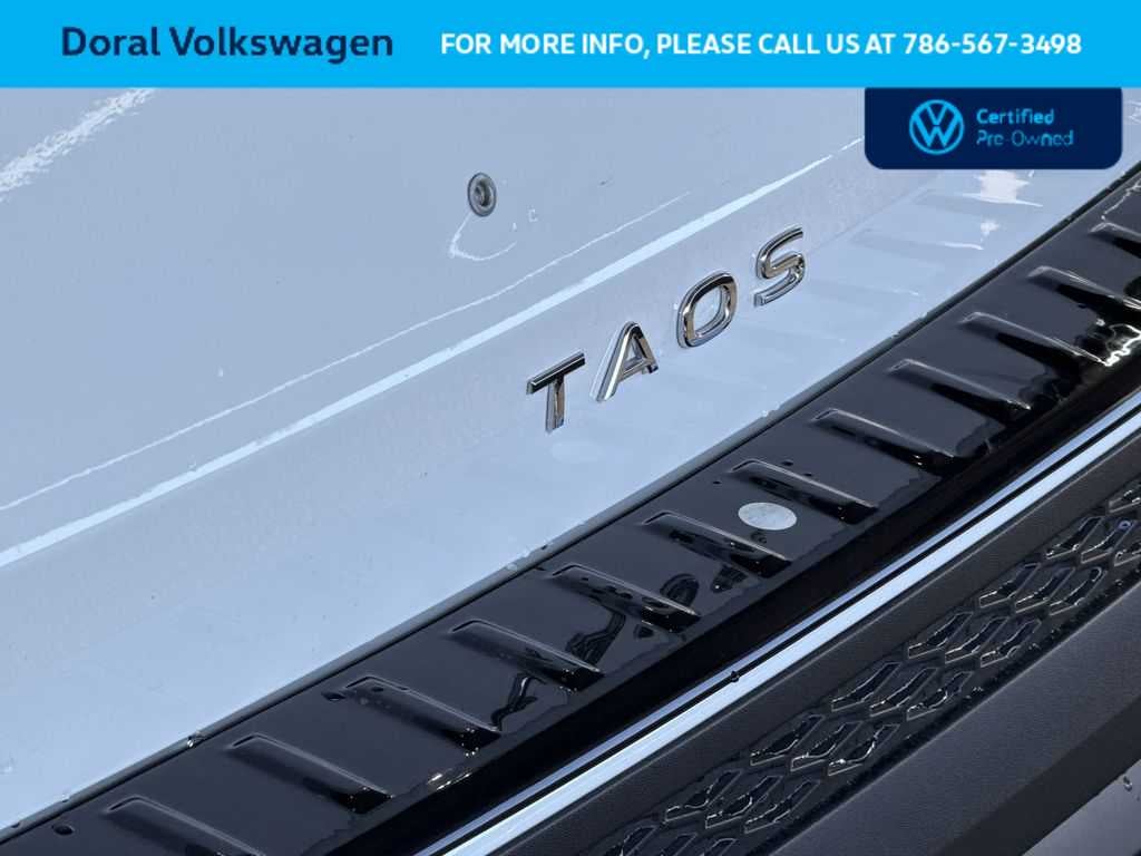 2025 Volkswagen Taos SE Black