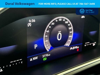 2025 Volkswagen Taos SE Black