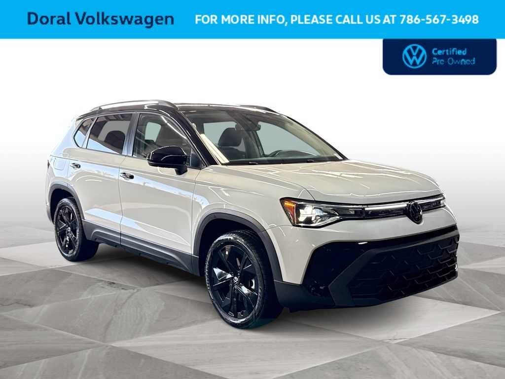 2025 Volkswagen Taos SE Black