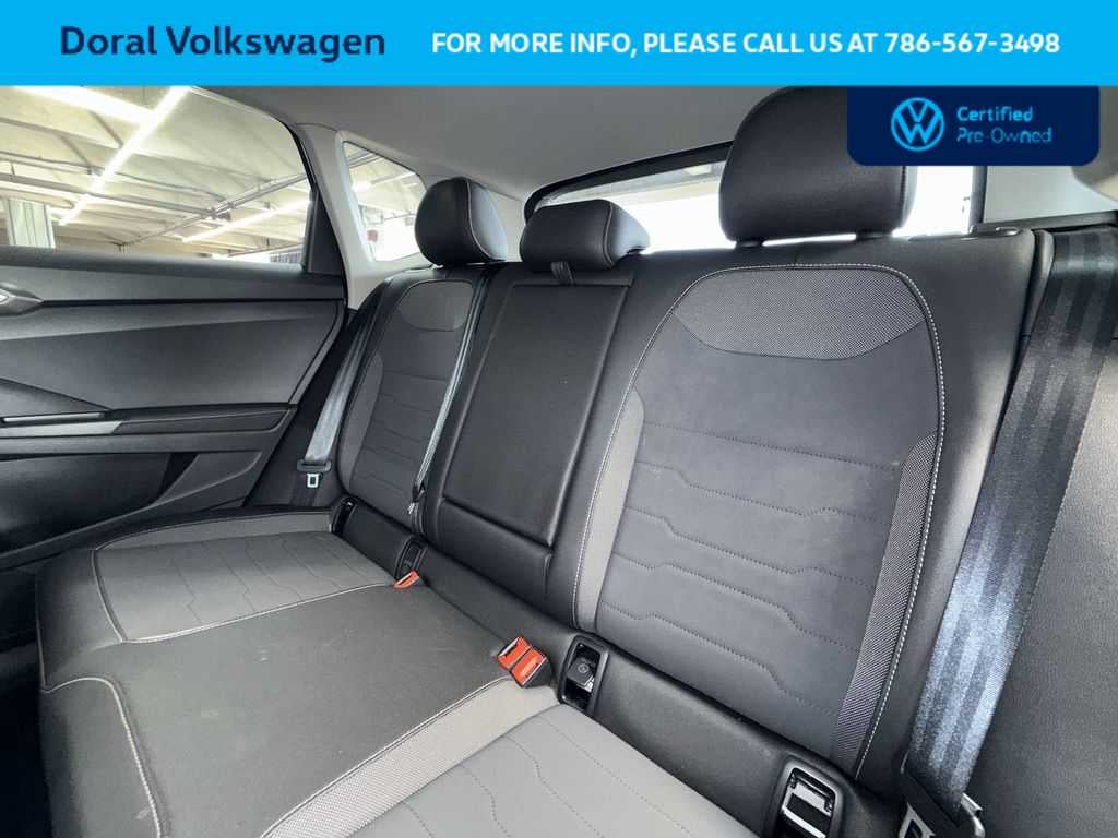 2025 Volkswagen Taos SE Black