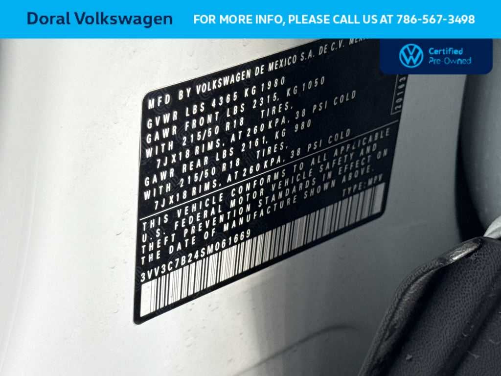 2025 Volkswagen Taos SE Black