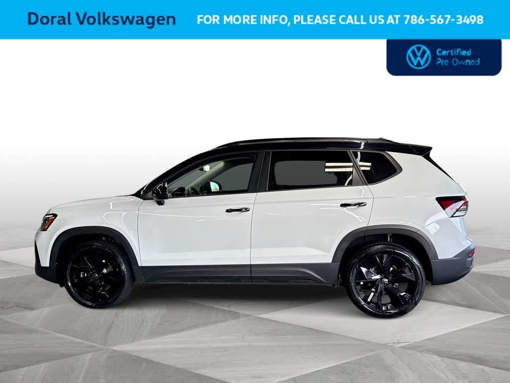 2025 Volkswagen Taos SE Black
