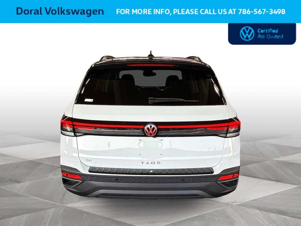 2025 Volkswagen Taos SE Black