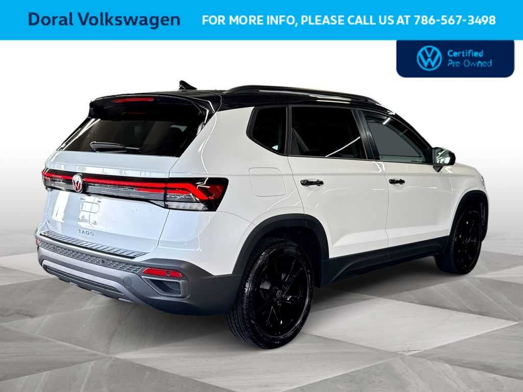 2025 Volkswagen Taos SE Black