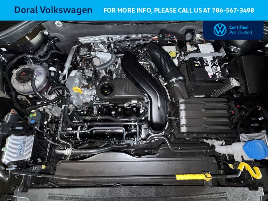 2025 Volkswagen Taos SE Black