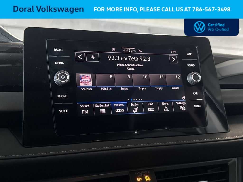 2025 Volkswagen Taos SE Black