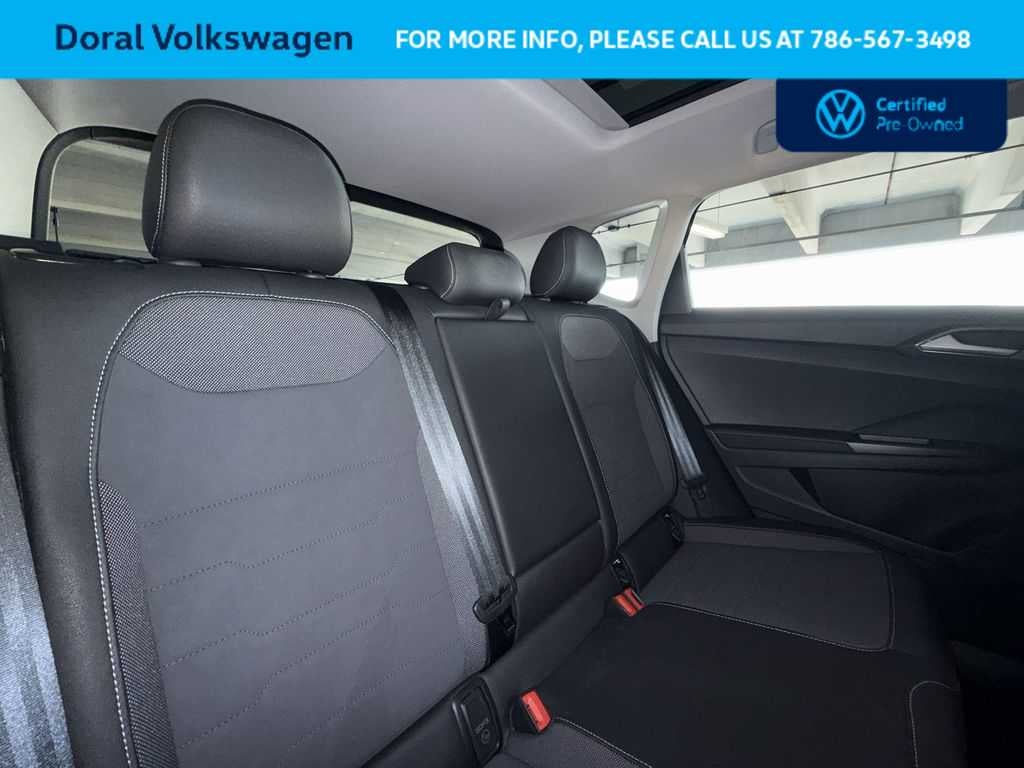 2025 Volkswagen Taos SE Black
